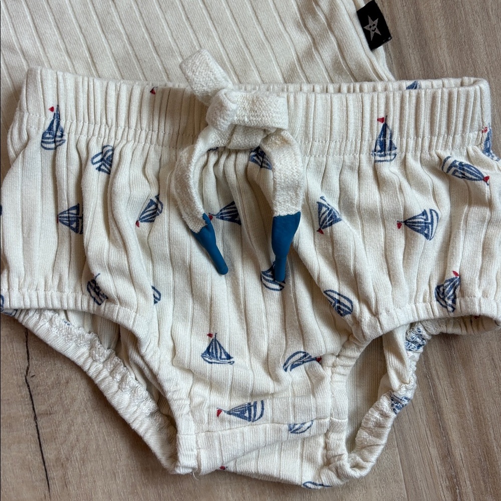 PC Two Sailboat Set - Picture 3 of 3